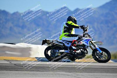 media/Mar-25-2024-Moto Forza (Mon) [[8d4319bd68]]/4-Novice Group/Session 2 (Turn 9 Side)/